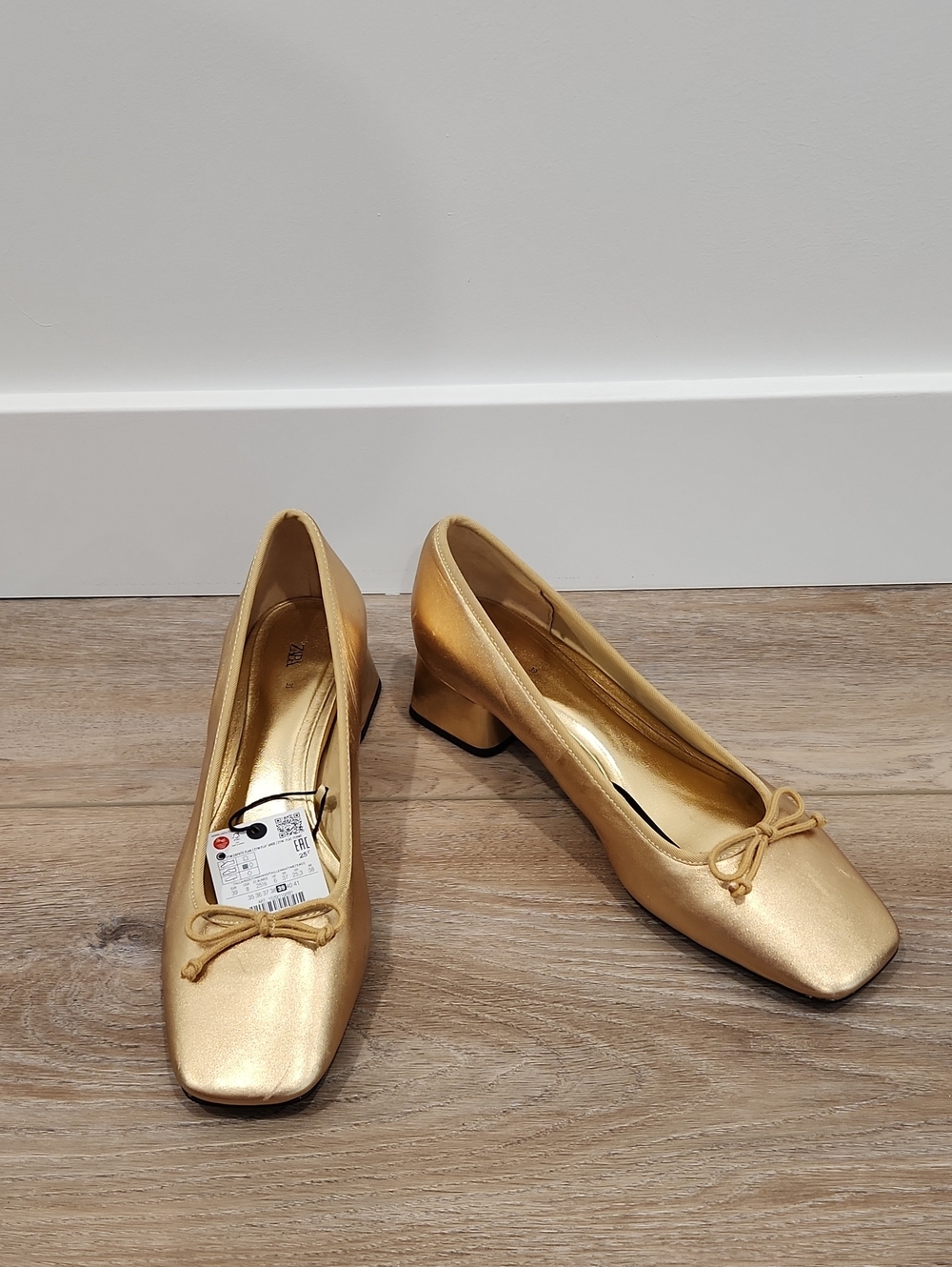 Zara Gold Shoes Size 39 BNWT